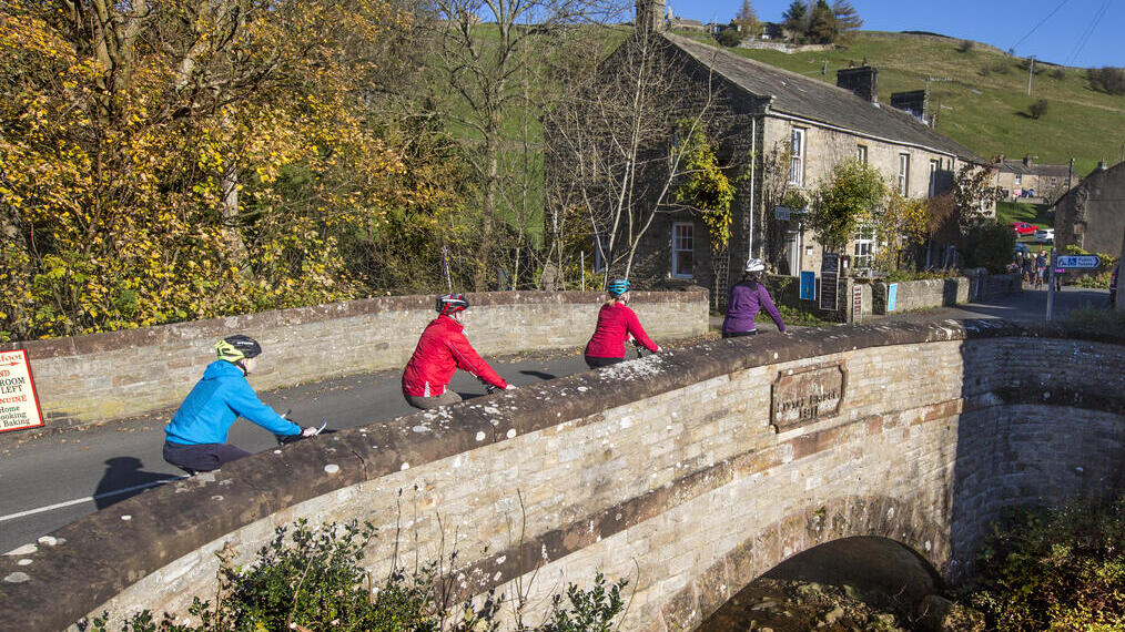 Cycling the Swale Trail through Gunnerside