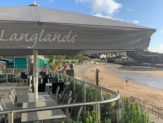 Langland's Brasserie junto al mar