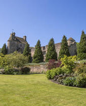 Gärten rund um den Falkland Palace.