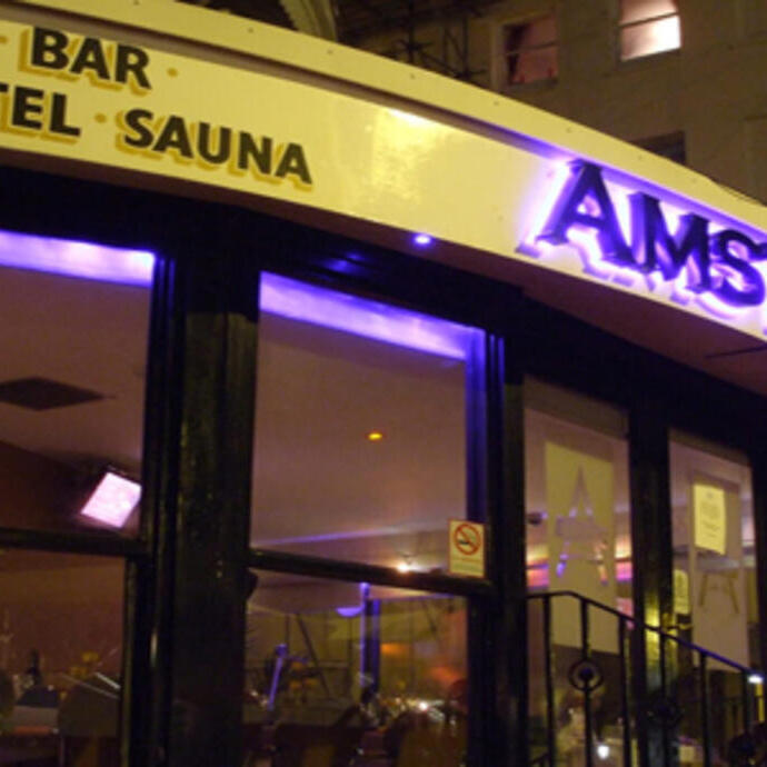 Hotel y bar Amsterdam en Inglaterra