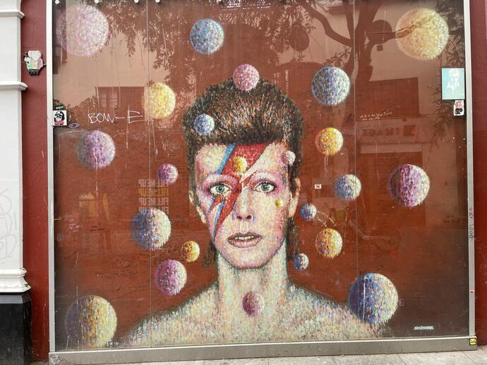 Mural of singer David Bowie as Ziggy Stardust