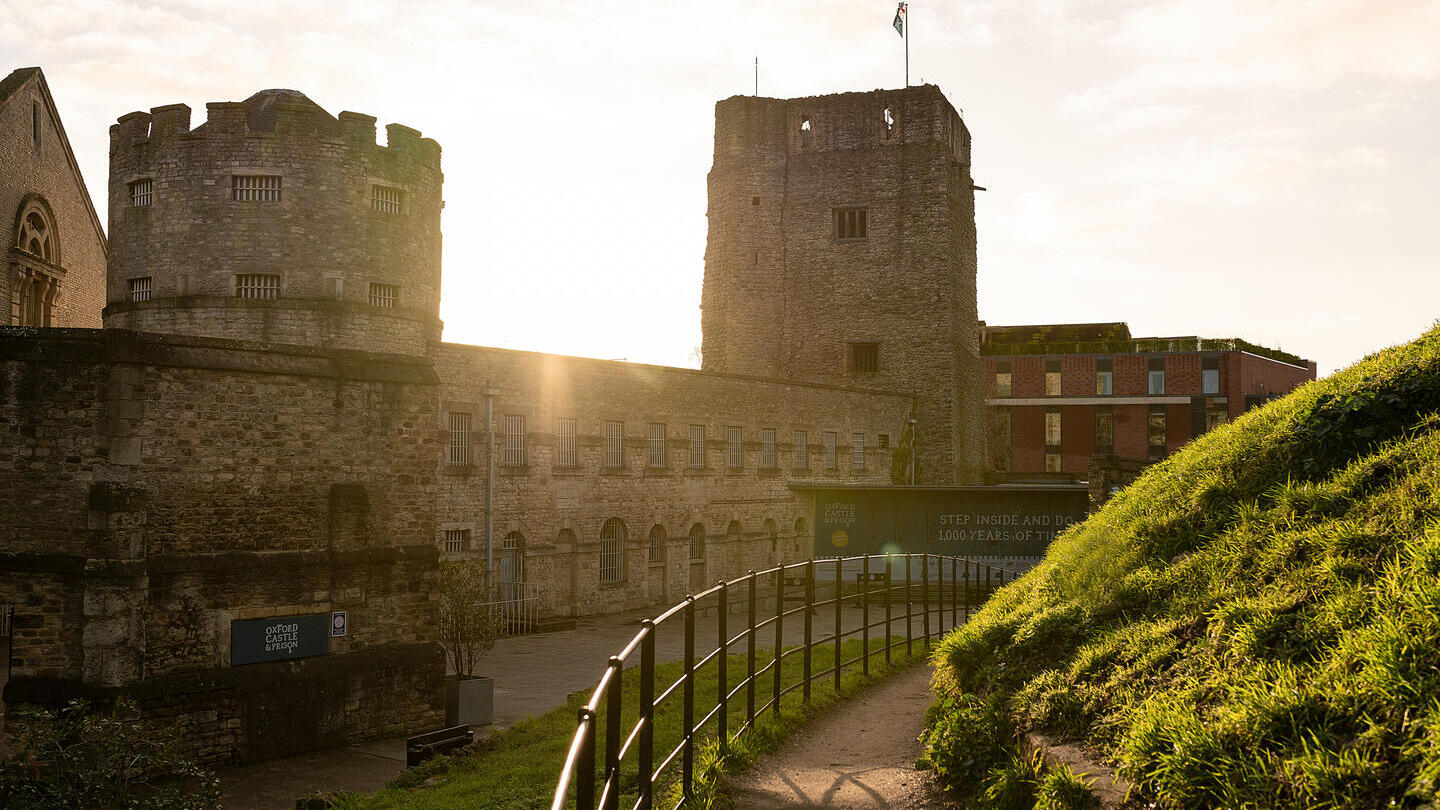 Sonnenuntergang am Oxford Castle and Prison