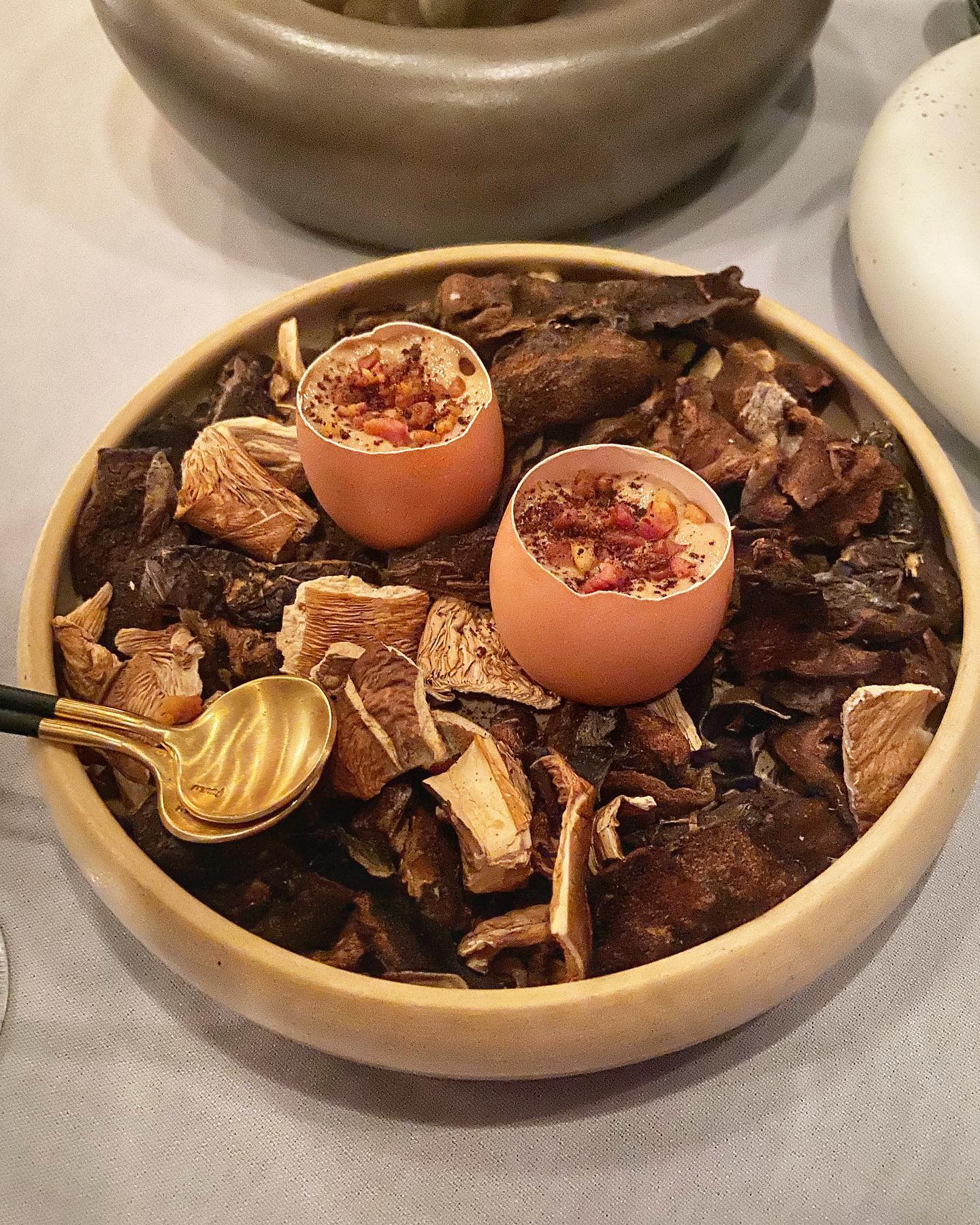 Bowl of mushrooms for eating