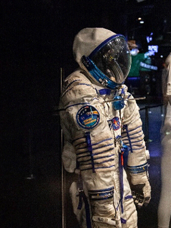 بدلات الفضاء المعروضة في المركز الوطني للفضاء في ليستر